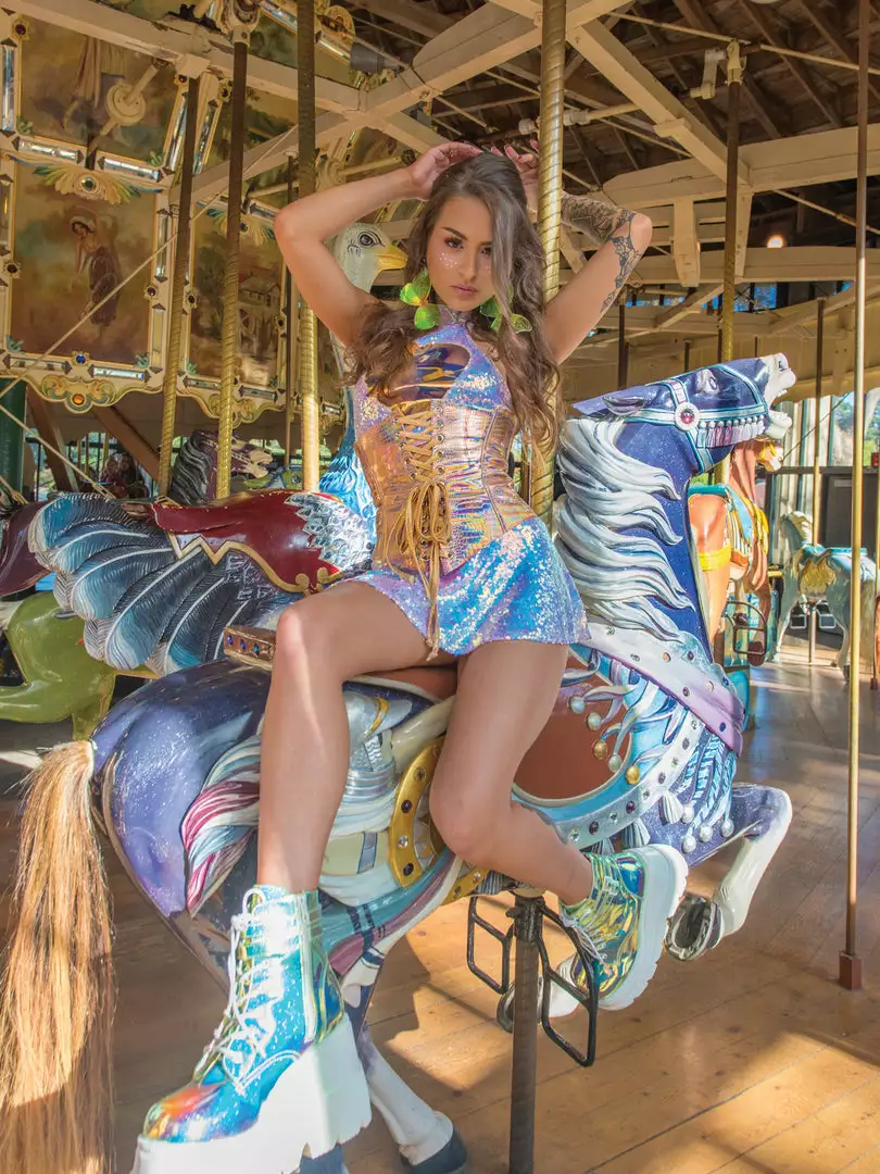 J-Valentine, Inc FF401 - Vinyl Window Top 5 J-Valentine, Inc FF401 - Vinyl Window Top